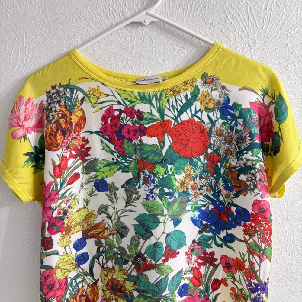 Moncler Scoop Neck Floral Print Yellow Top Tee Size L - Picture 3 of 7